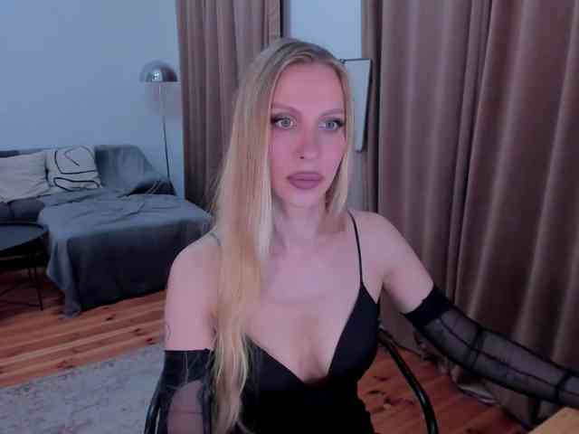 ToxicBlonde webcam