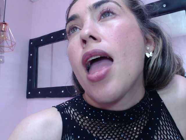 cintia7cute live cam on BongaCams