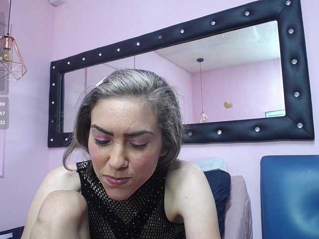 cintia7cute live cam on BongaCams