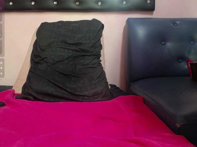 cintia7cute live cam on BongaCams