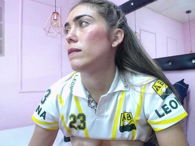 cintia7cute live cam on BongaCams