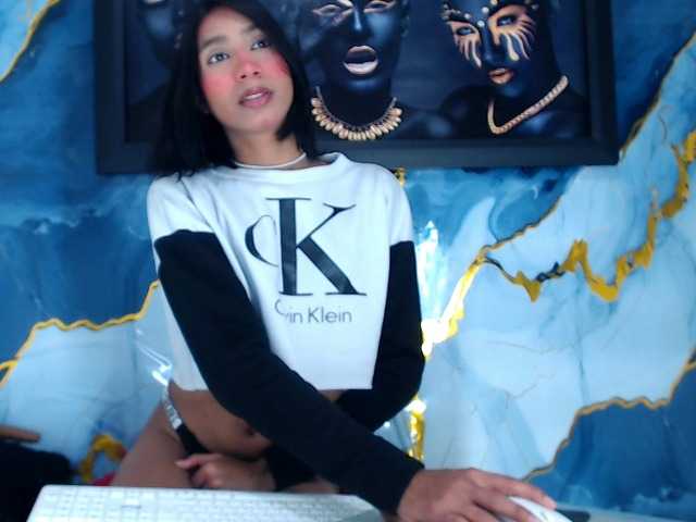 ValeriaKat live webcam show