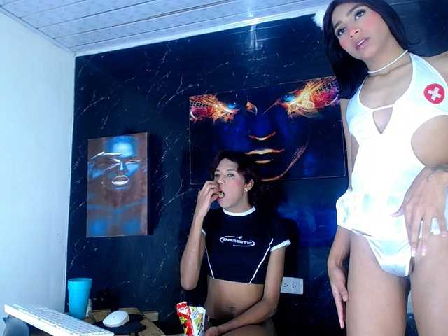 Valeria_kity — live couple cam