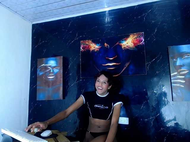 Valeria_kity — live couple cam