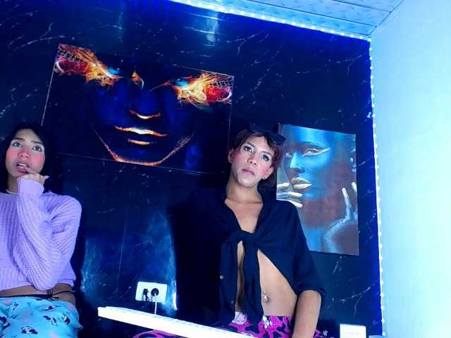 LuxuryQueens1 live webcam show