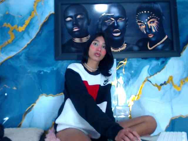 Kendall18 Live Webcam on BongaCams