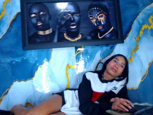Kendall18 Sex Cam Show