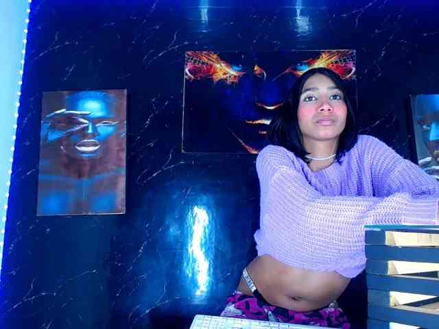 Kendall18 Live Webcam on BongaCams