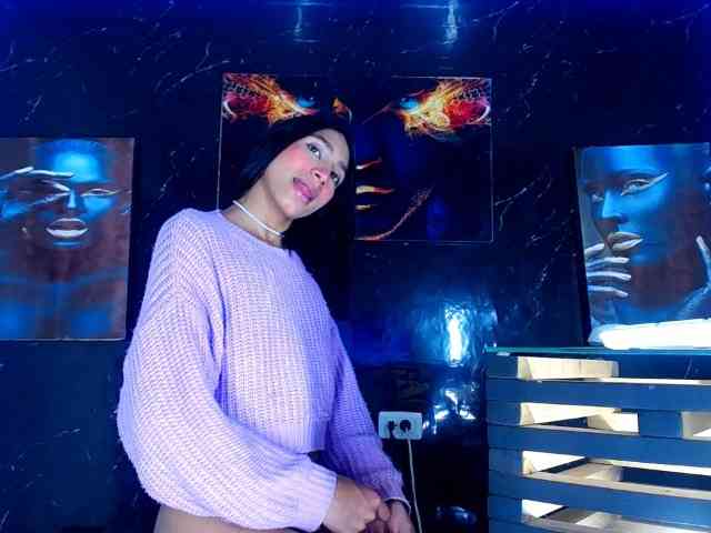 Kendall18 Live Webcam on BongaCams