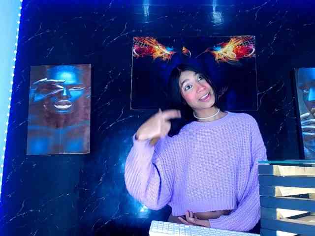 Kendall18 Live Webcam on BongaCams