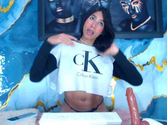 Kendall18 Live Webcam on BongaCams