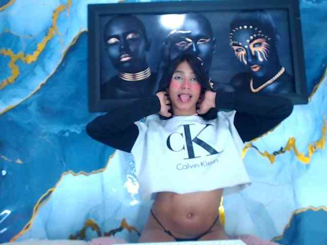 Kendall18 Live Webcam on BongaCams