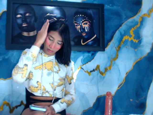 Kendall18 Live Webcam on BongaCams