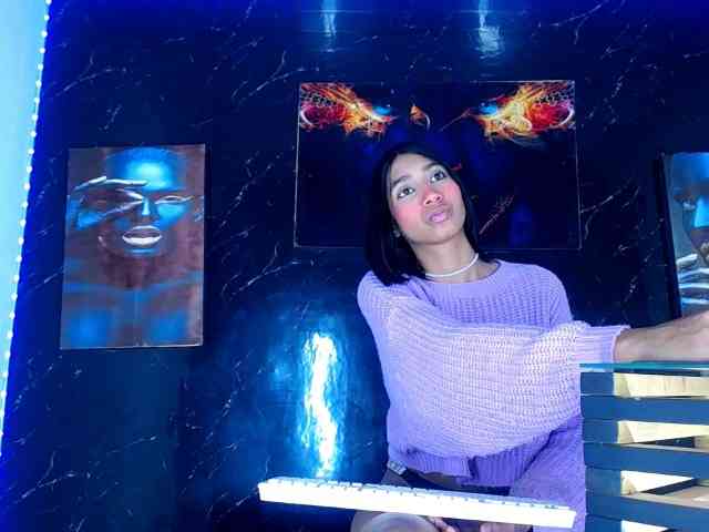 Kendall18 Live Webcam on BongaCams