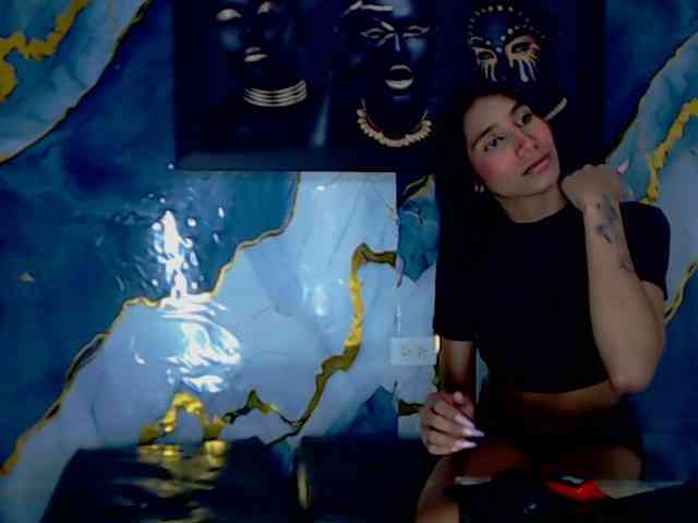 Kendall18 Sex Cam Show