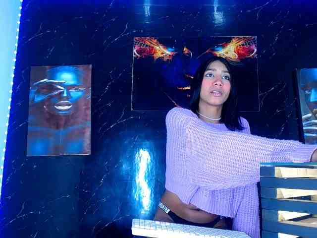 Kendall18 Live Webcam on BongaCams