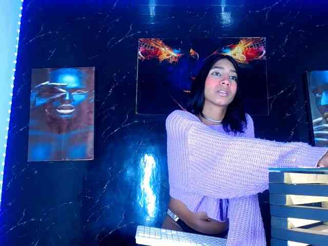 Kendall18 Live Webcam on BongaCams