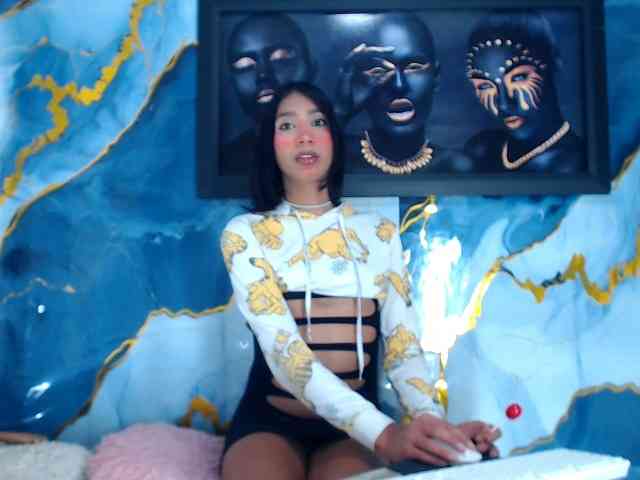 Kendall18 Live Webcam on BongaCams