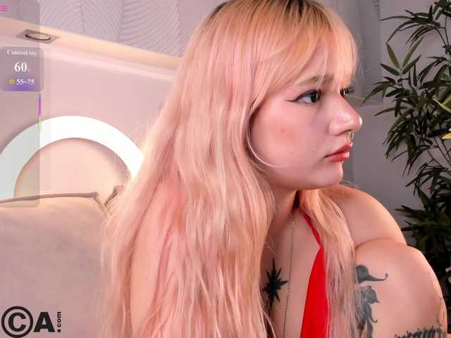 Molly-Platt live cam on BongaCams