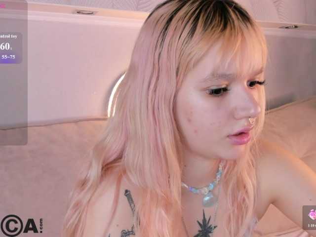 Molly-Platt live cam on BongaCams