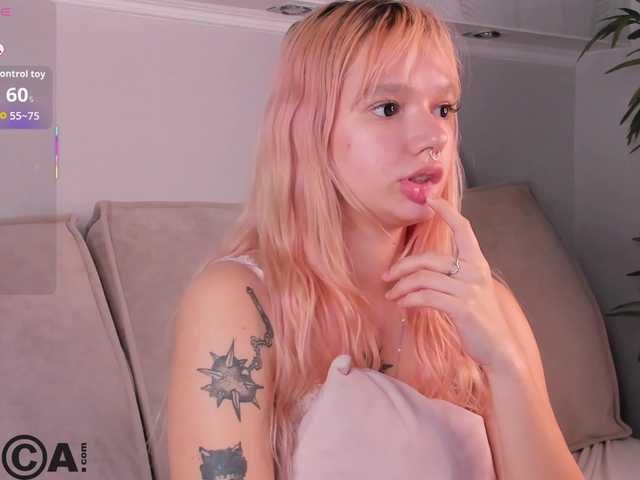 Molly-Platt live cam on BongaCams