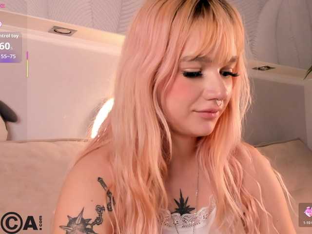 Molly-Platt live cam on BongaCams