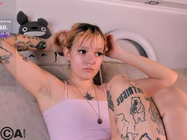 Molly-Platt live cam on BongaCams