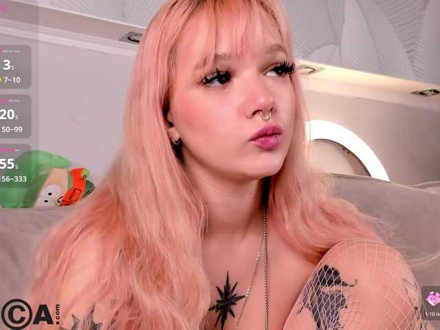 Molly-Platt live cam on BongaCams