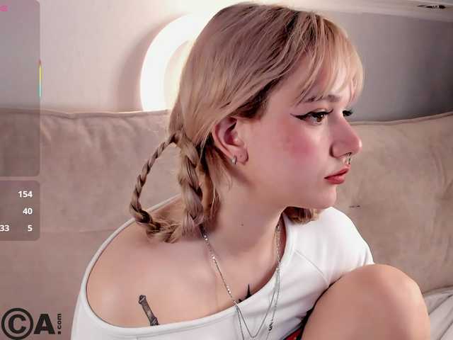 le modèle Molly-Platt est en webcam porno dans un show sur le site bongacams, il possède les tags suivants: White/Caucasian,Blonde,Shaved