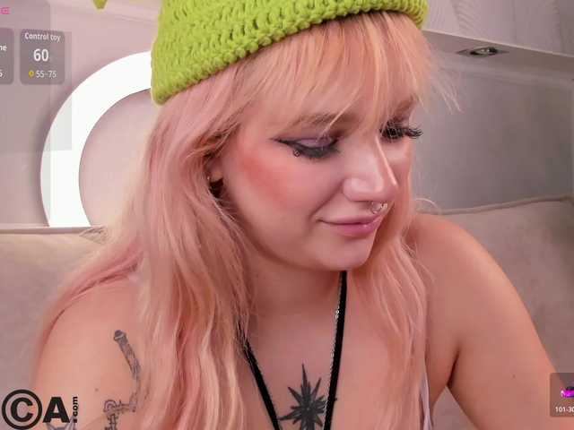 Molly-Platt live cam on BongaCams