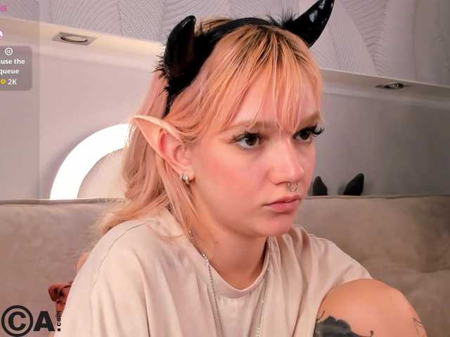 Molly-Platt live cam on BongaCams