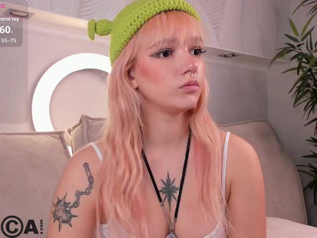 Molly-Platt live cam on BongaCams