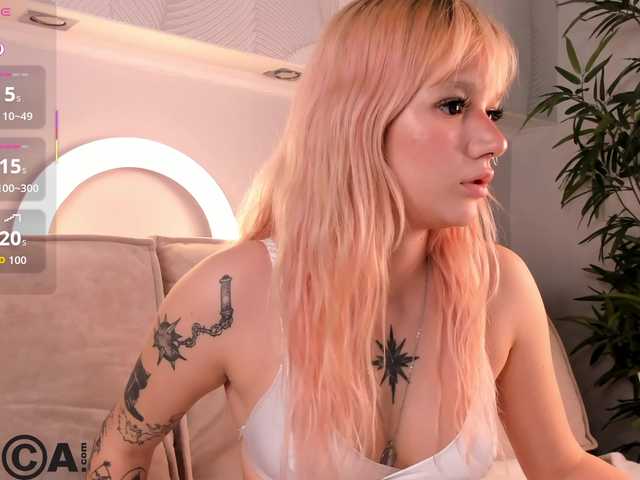 Molly-Platt live cam on BongaCams