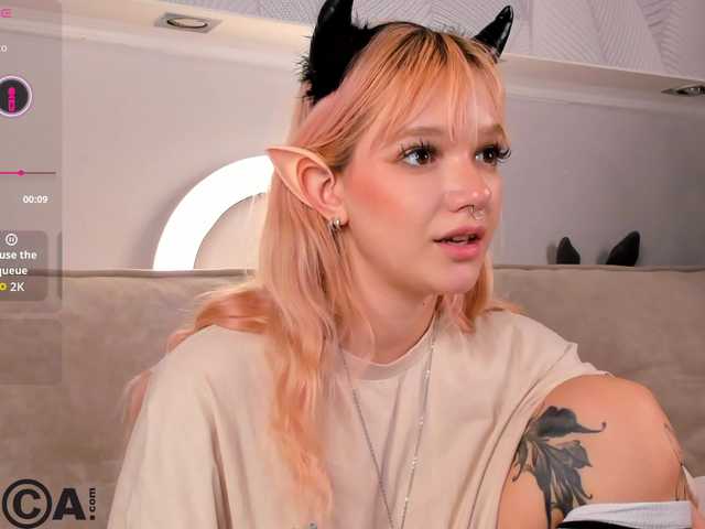 Molly-Platt live cam on BongaCams