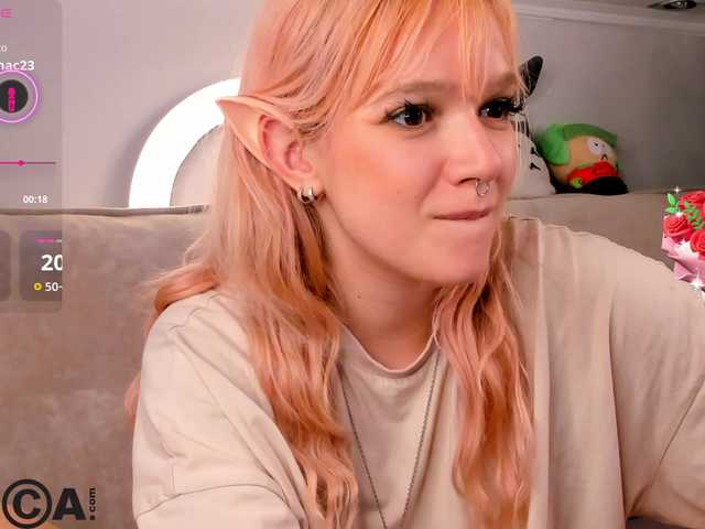Molly-Platt live cam on BongaCams