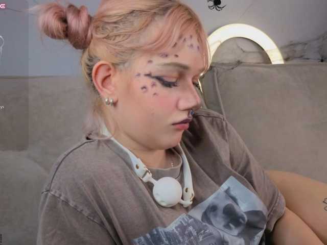 Molly-Platt live cam on BongaCams