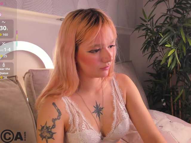 Molly-Platt live cam preview