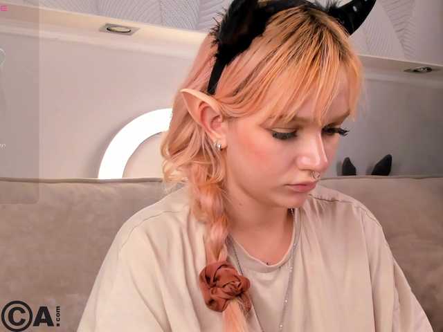 Molly-Platt live cam on BongaCams