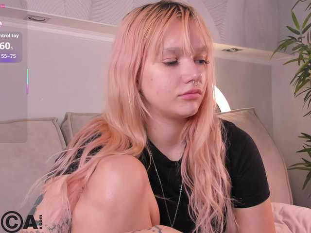 Molly-Platt live cam on BongaCams