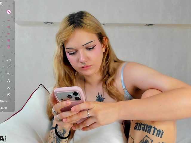 Molly-Platt live cam on BongaCams