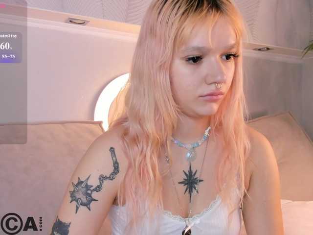 Molly-Platt live cam on BongaCams