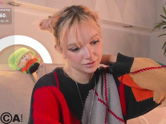 Molly-Platt live cam preview