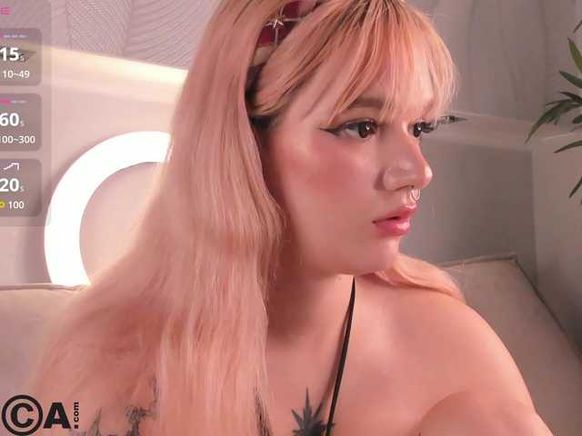 Molly-Platt live cam on BongaCams