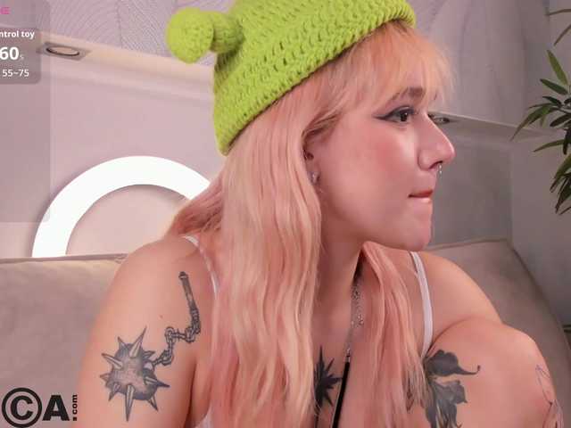 Molly-Platt live cam on BongaCams