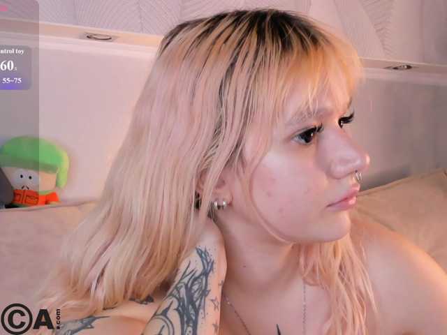 Molly-Platt live cam on BongaCams