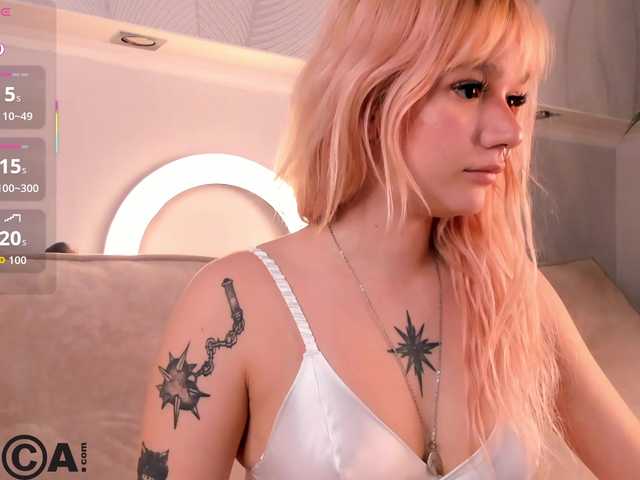 Molly-Platt live cam on BongaCams