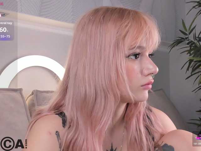 Molly-Platt live cam on BongaCams