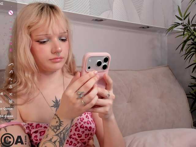 Molly-Platt live cam on BongaCams