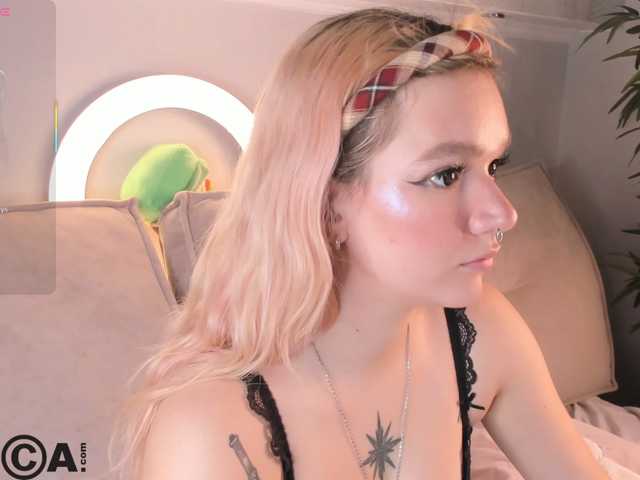 Molly-Platt live cam on BongaCams