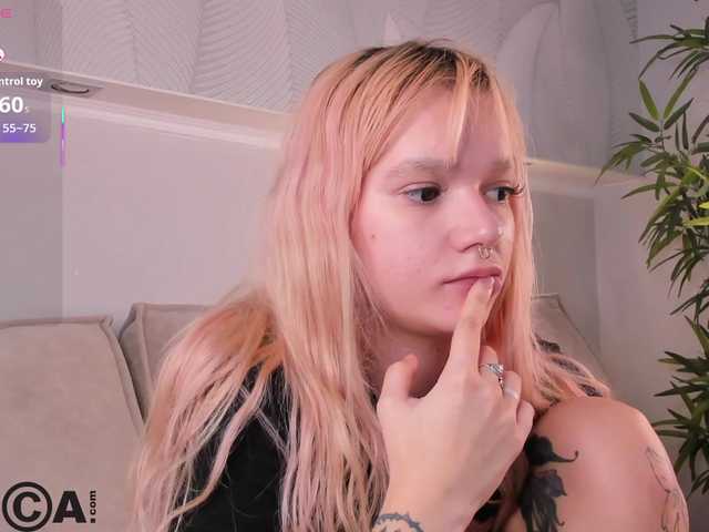 Molly-Platt live cam on BongaCams